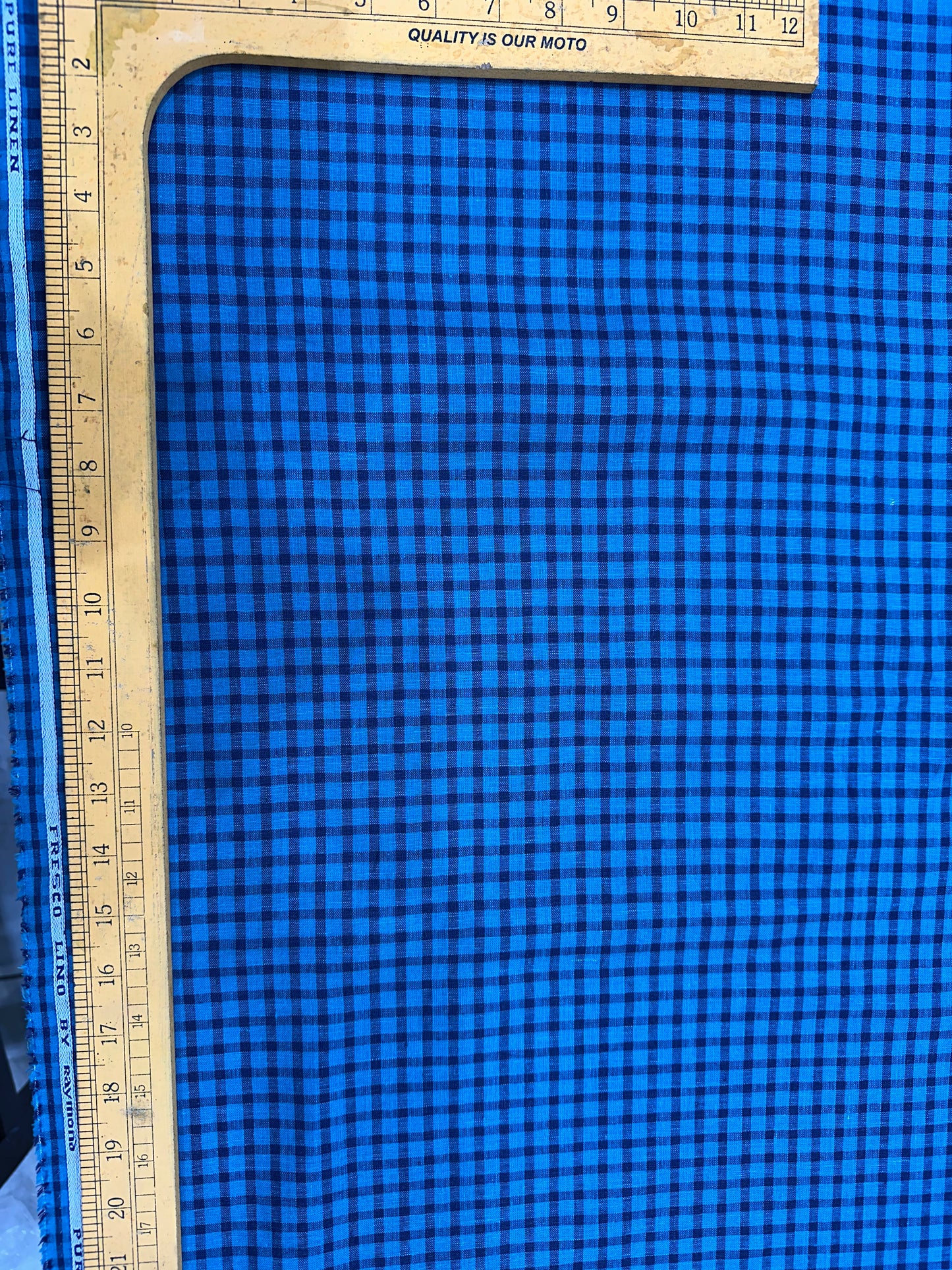 100% शुद्ध लिनन चेक फ़ैब्रिक - क्लासिक नीला और काला चेक