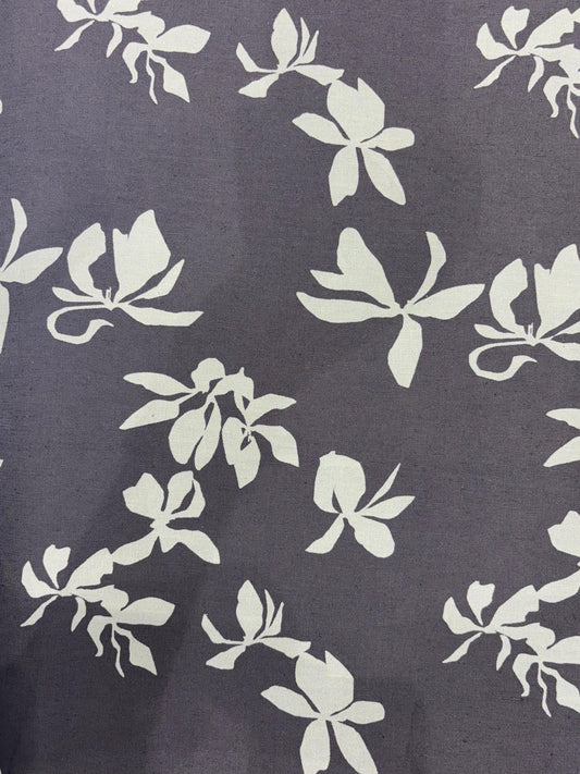 Cotton-Linen Printed Fabric – Charcoal Grey with White Floral Motifs (45% Cotton, 55% Linen)