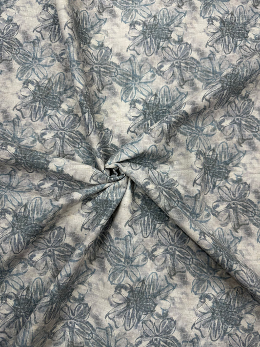 लिनन ब्लेंड डिजिटल प्रिंट फ़ैब्रिक - एक्वा ब्लू और लैवेंडर फ्लोरल एब्सट्रैक्ट