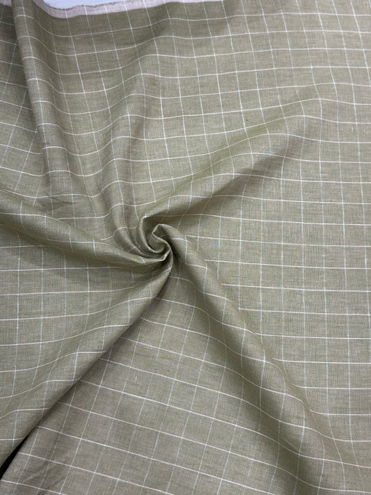 100% शुद्ध लिनन चेक फ़ैब्रिक - सुरुचिपूर्ण सेज ग्रीन और सफ़ेद चेक