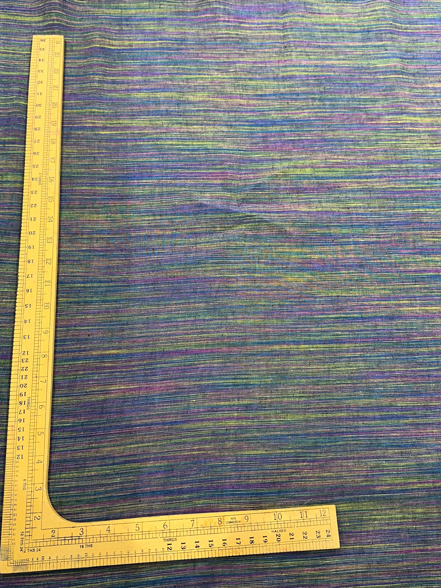 100% शुद्ध लिनन चेक फ़ैब्रिक - बहुरंगी इंद्रधनुषी धारीदार चेक