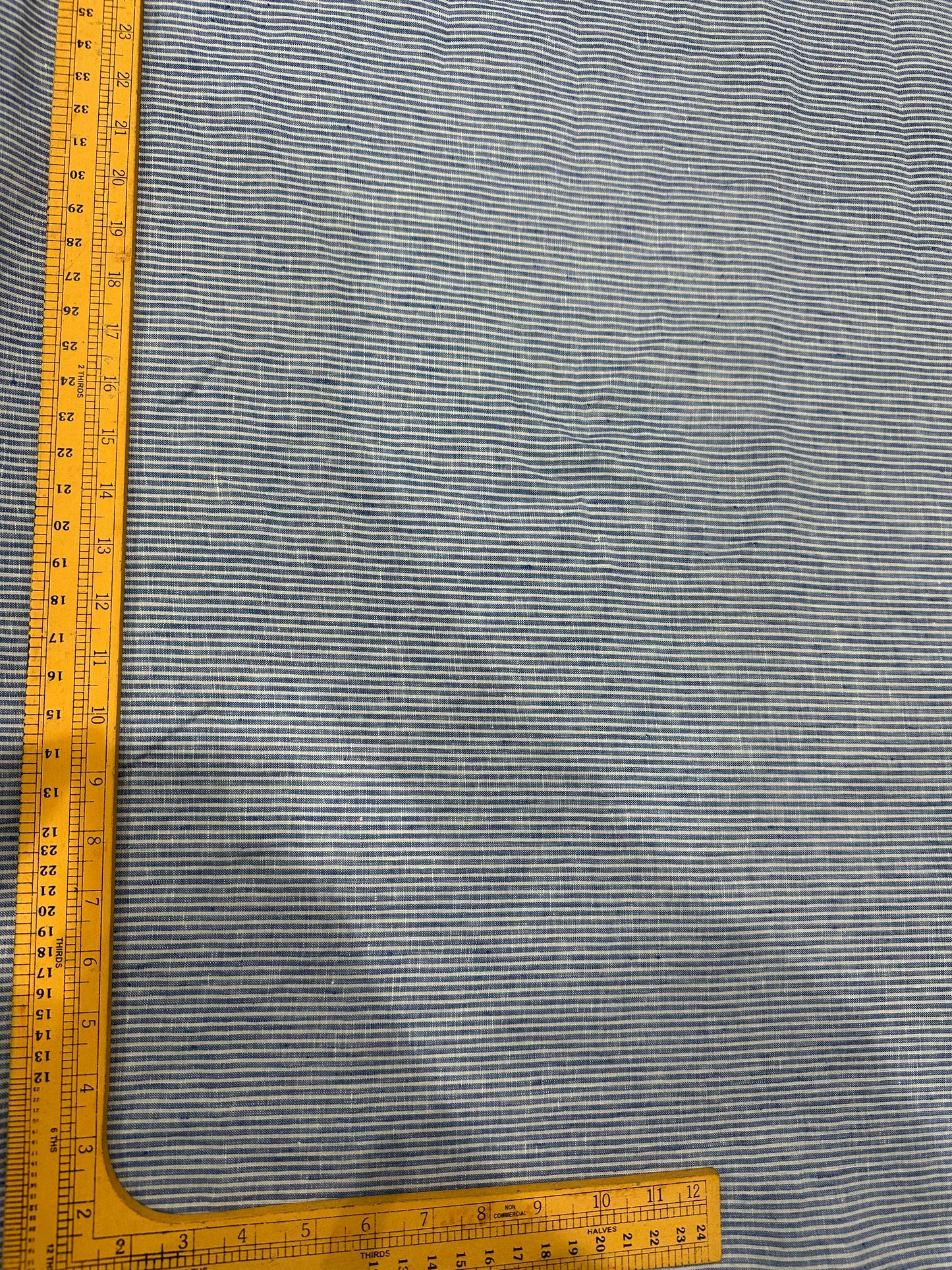 100% शुद्ध लिनन चेक फ़ैब्रिक - महीन नीले और सफ़ेद धारीदार चेक