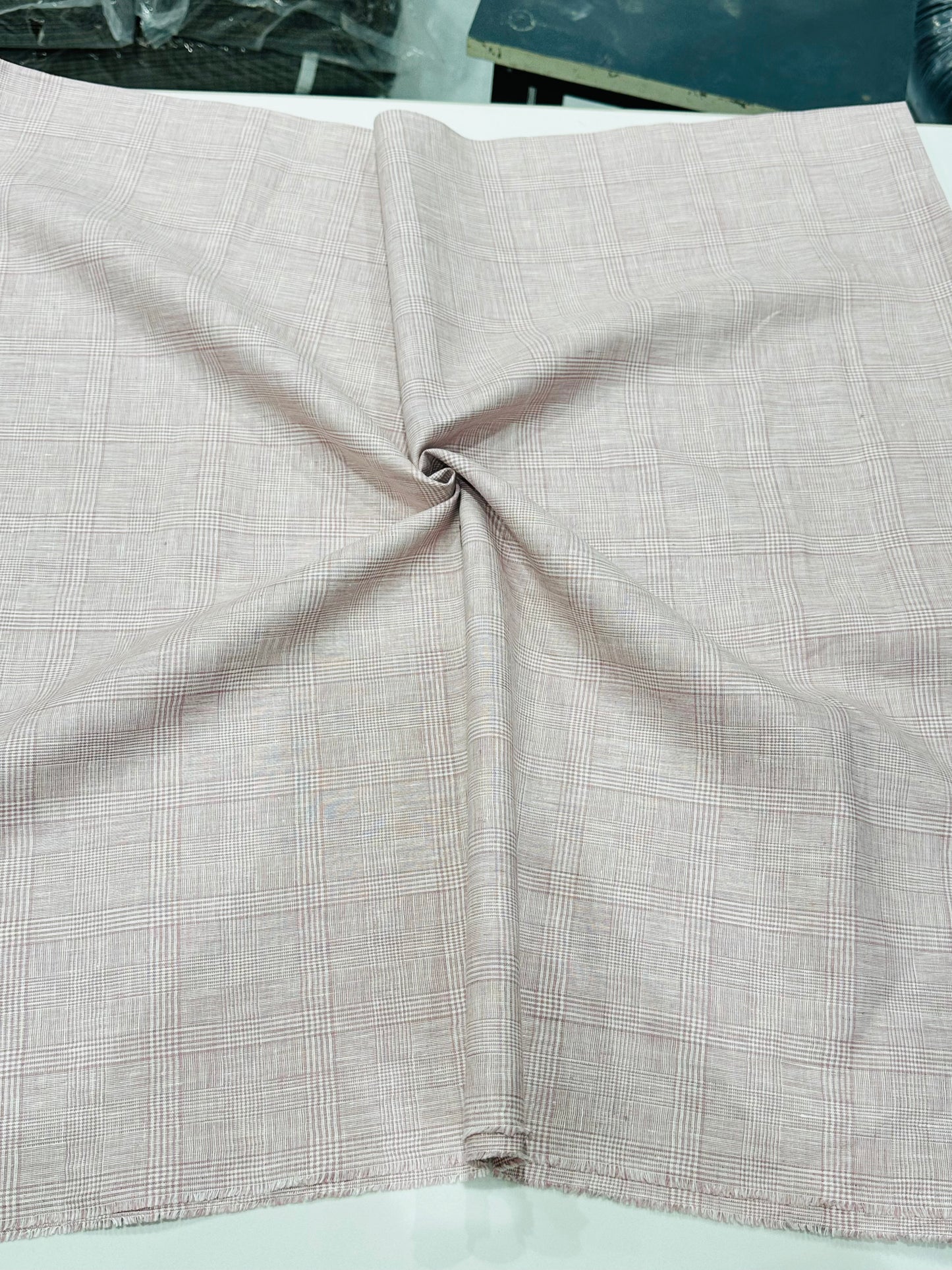 100% Linen Suiting Fabric – Classic Grey Checks